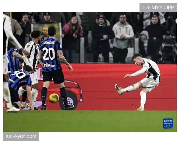 国际米兰1-0绝杀尤文图斯,意甲冠军悬念仅存理论可能。 国际米兰1-0绝杀尤文图斯,意甲冠军悬念仅存理论可能。