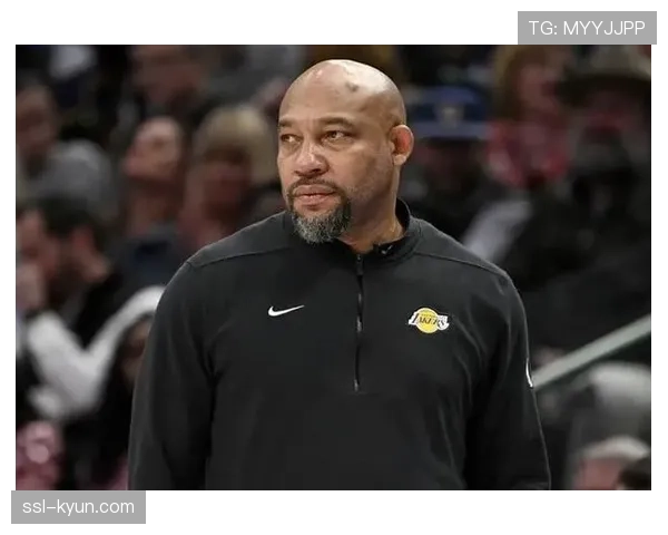 前湖人队主教练达尔文·哈姆加盟活塞队,担任首席助理教练 前湖人队主教练达尔文·哈姆加盟活塞队,担任首席助理教练